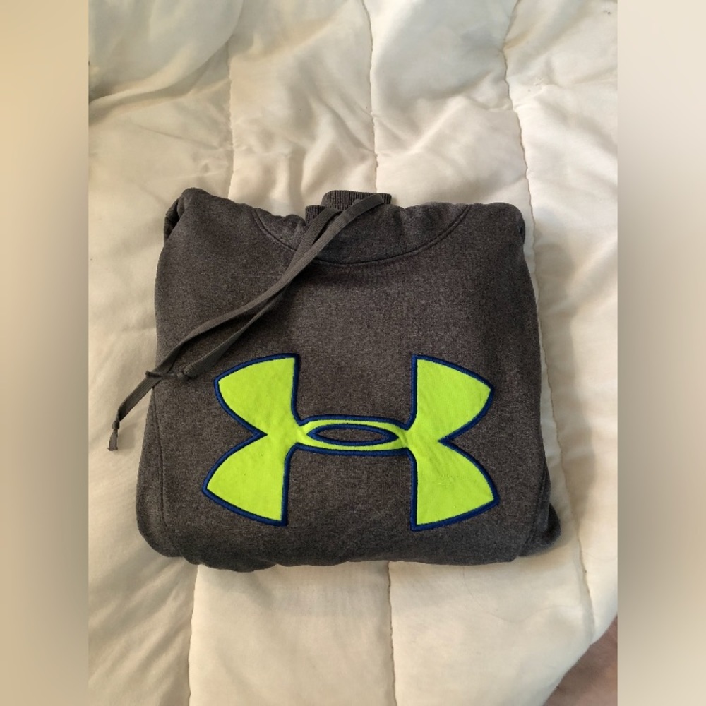 Under Armour hoodie size XS